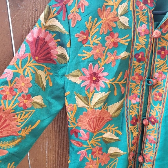 Hand embroidered Indian kurta - Picture 5 of 8